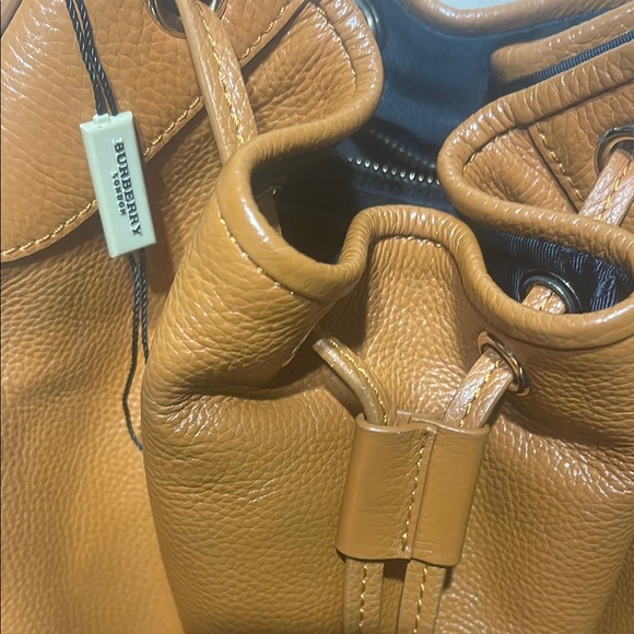 Burberry Tan Leather Women's Bag - Picture 4 of 10